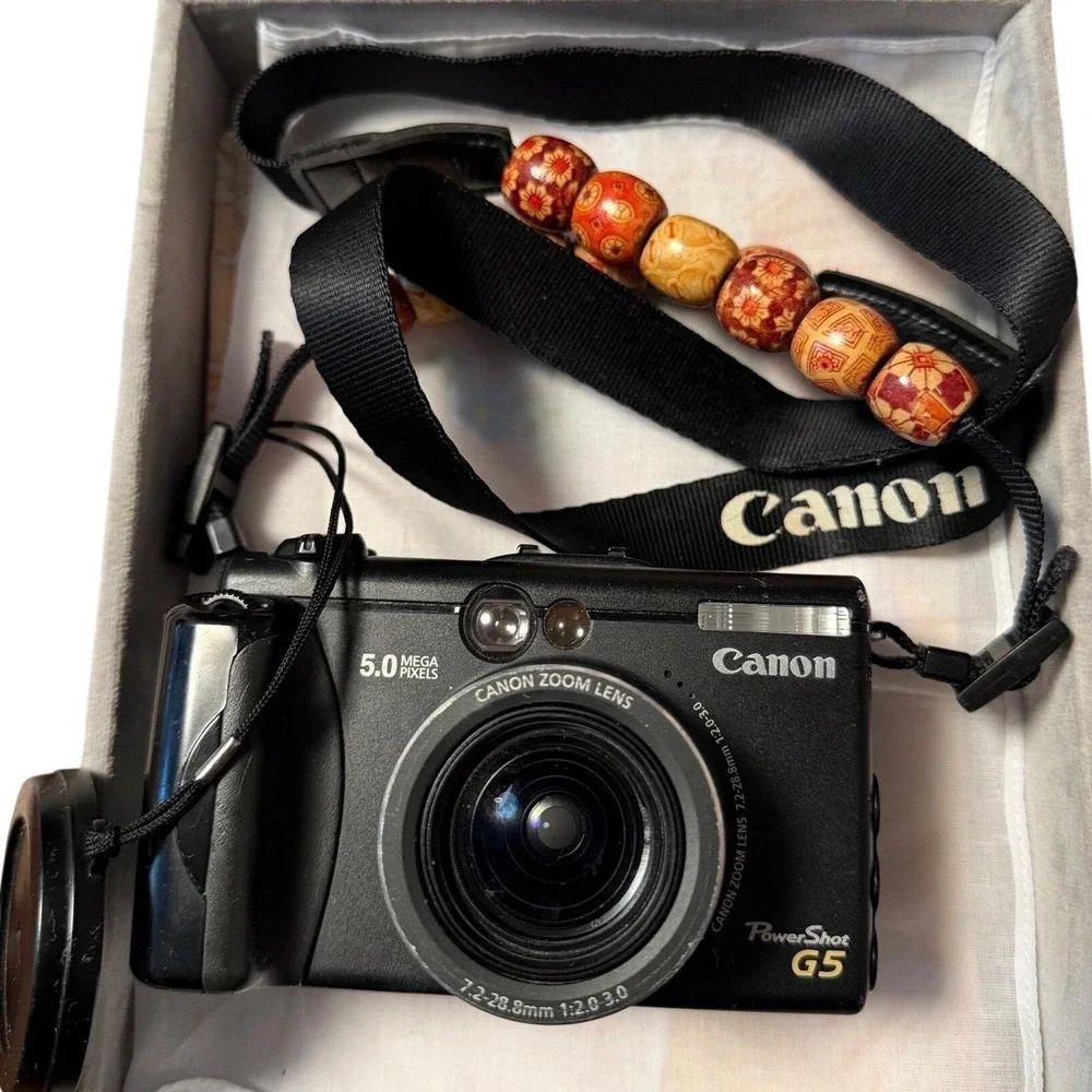 Canon Vtg PowerShot G5 5.0MP Digital Camera Black Beaded Strap PC1049 Boho Flip